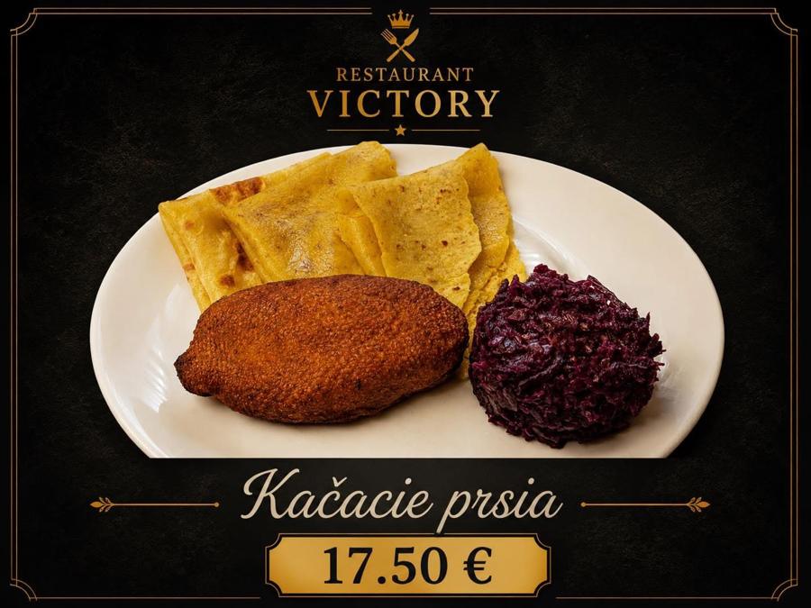 Pečené kačacie prsia s červenou kapustou a lokšami