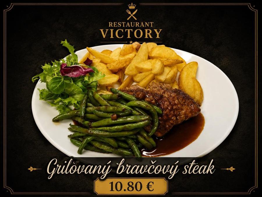 Grilovaný bravčový steak s fazuľkou a americkými zemiakmi